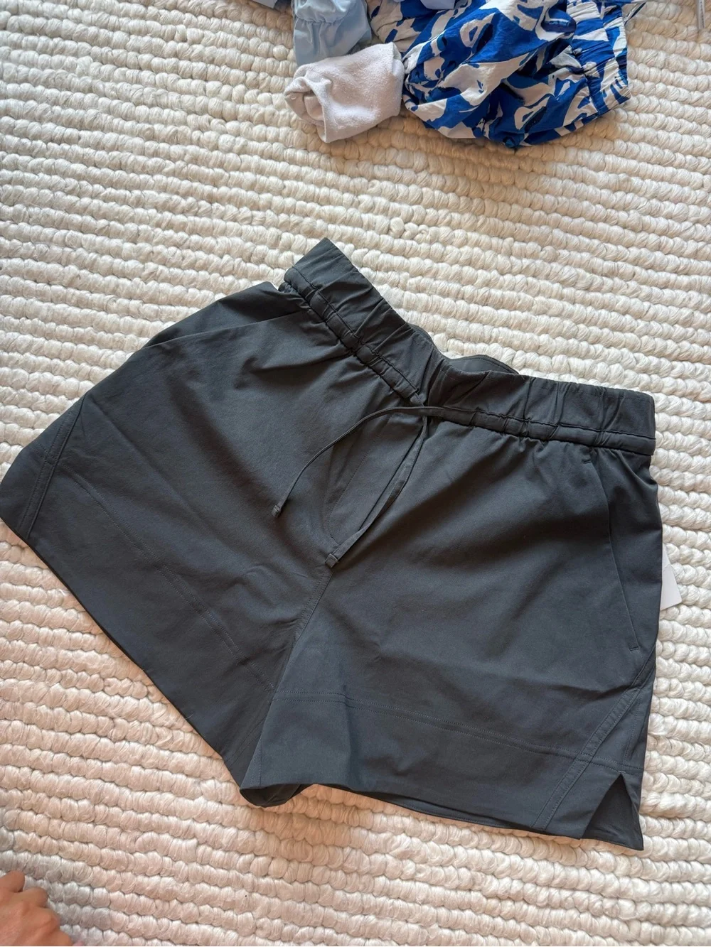 Lululemon Cinchable Waist HR Woven Short 3.5" – Graphite Grey (GGRE) – XS – NWT - Picture 2 of 6
